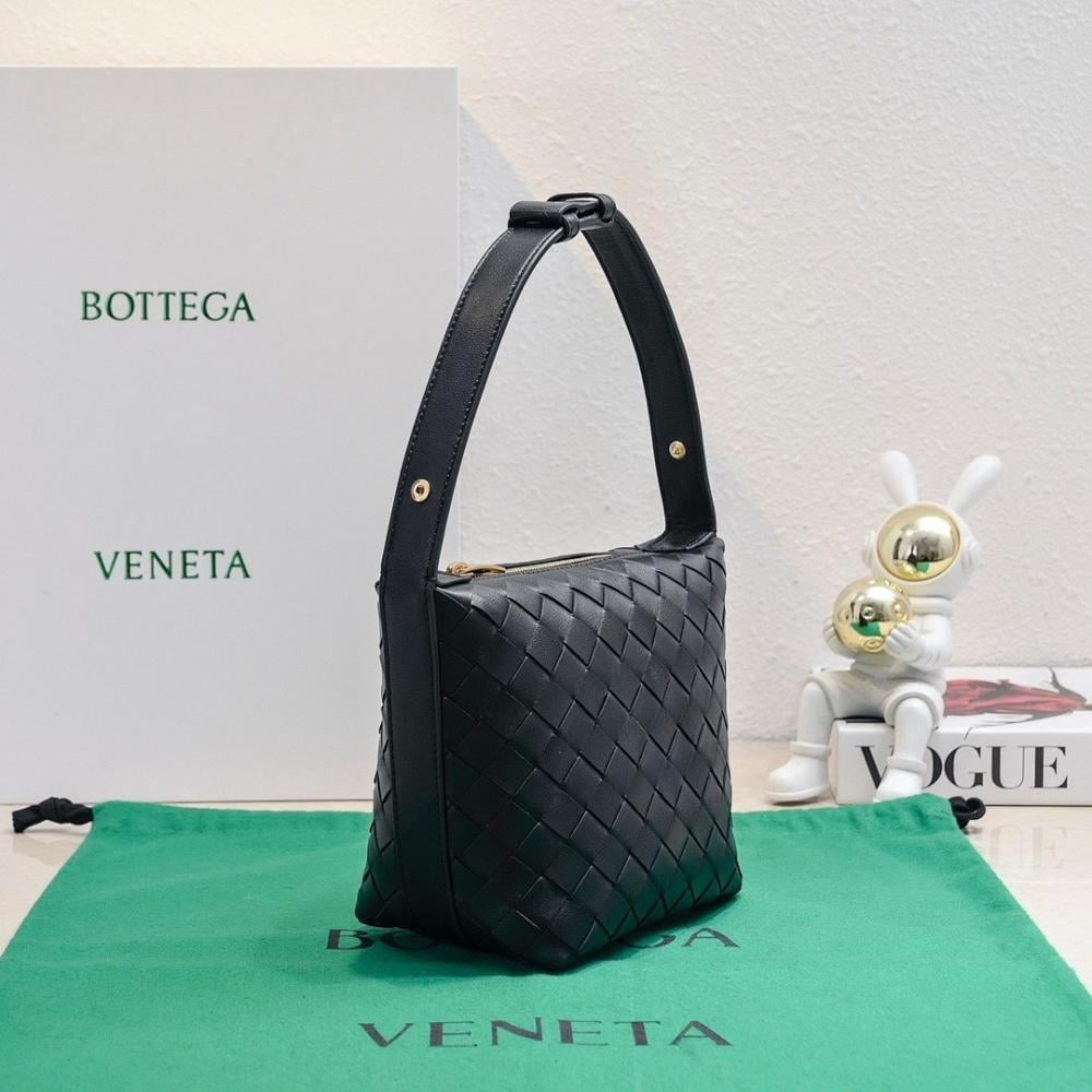 Classic Woven Top Handle Bag