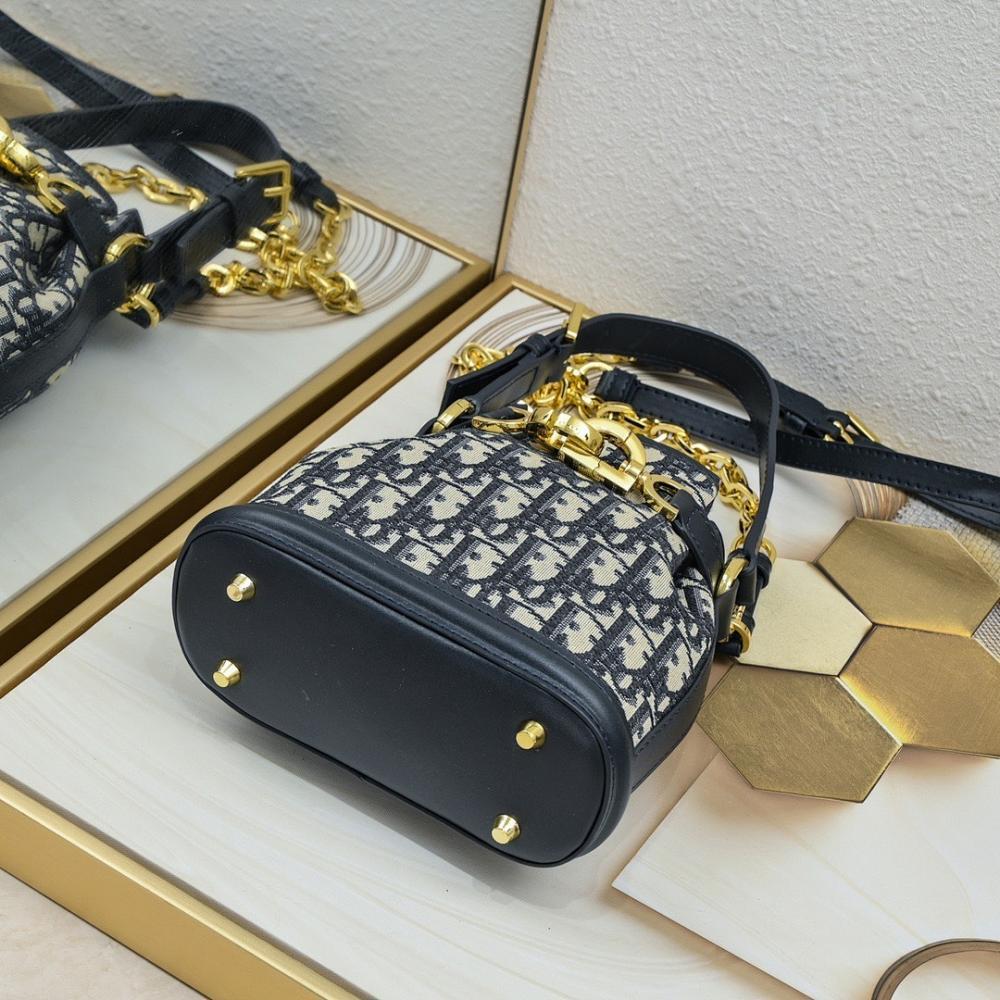 Stylish Bucket Bag 17x7x18cm