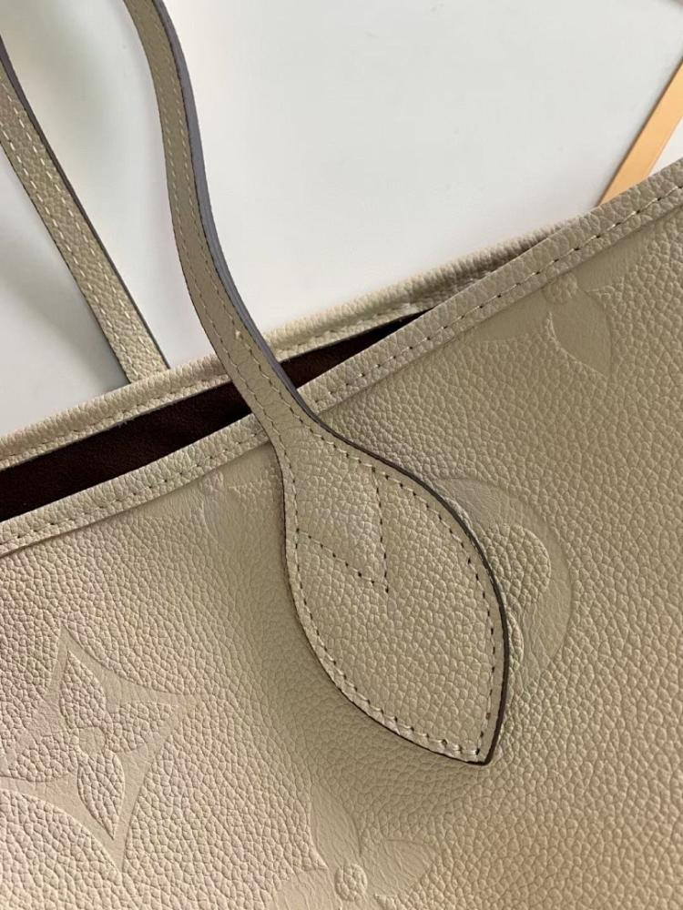 Elegant Refined Leather Top Handle Bag 32x29x17cm