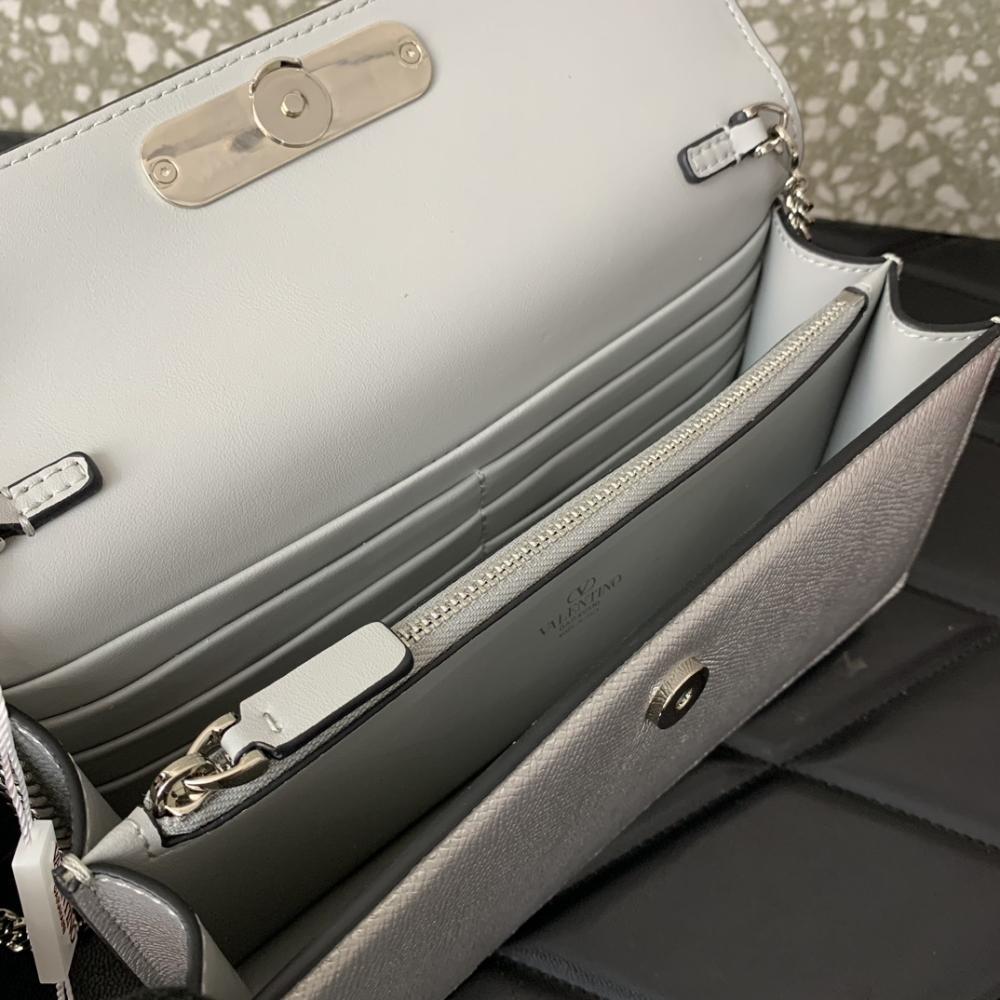 Wallet Style 1072389177
