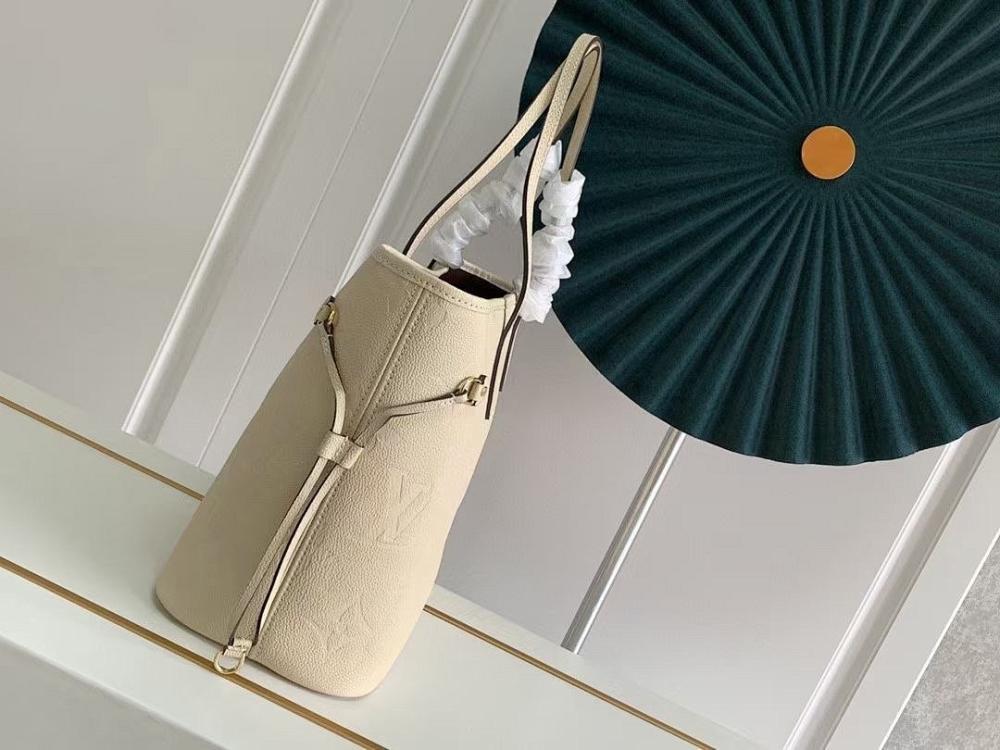 Elegant Refined Leather Top Handle Bag 32x29x17cm