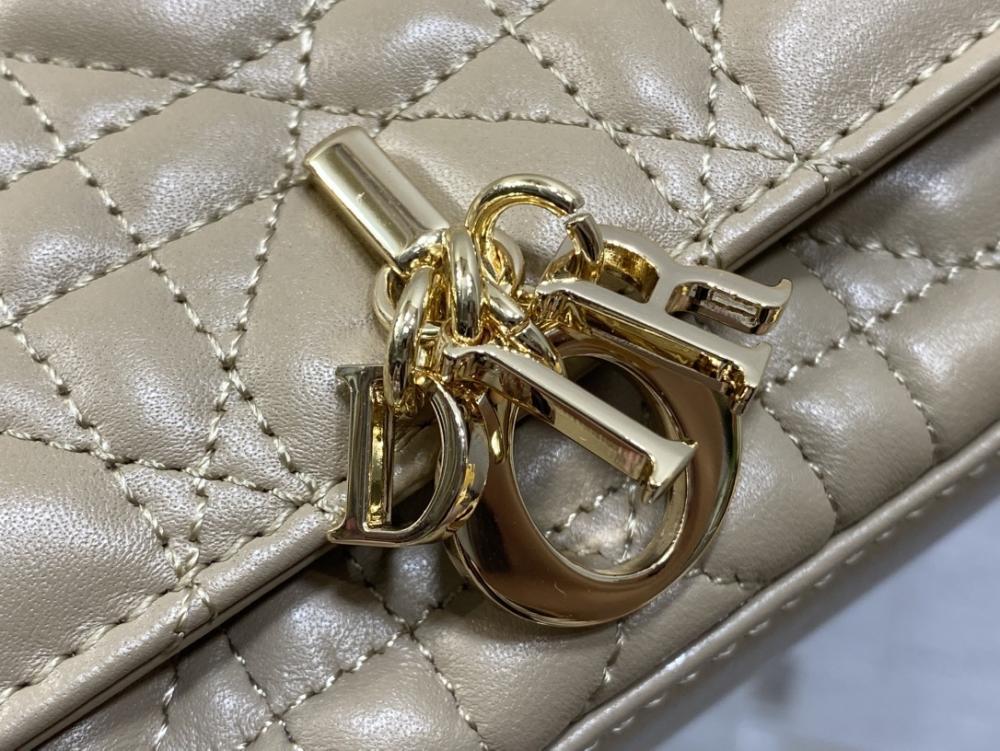 Top Handle Bag Style 580413539