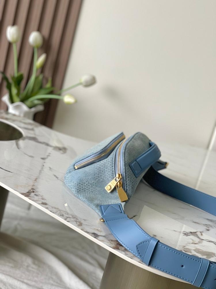 Stylish Embroidered Shoulder Bag 30x15x8cm