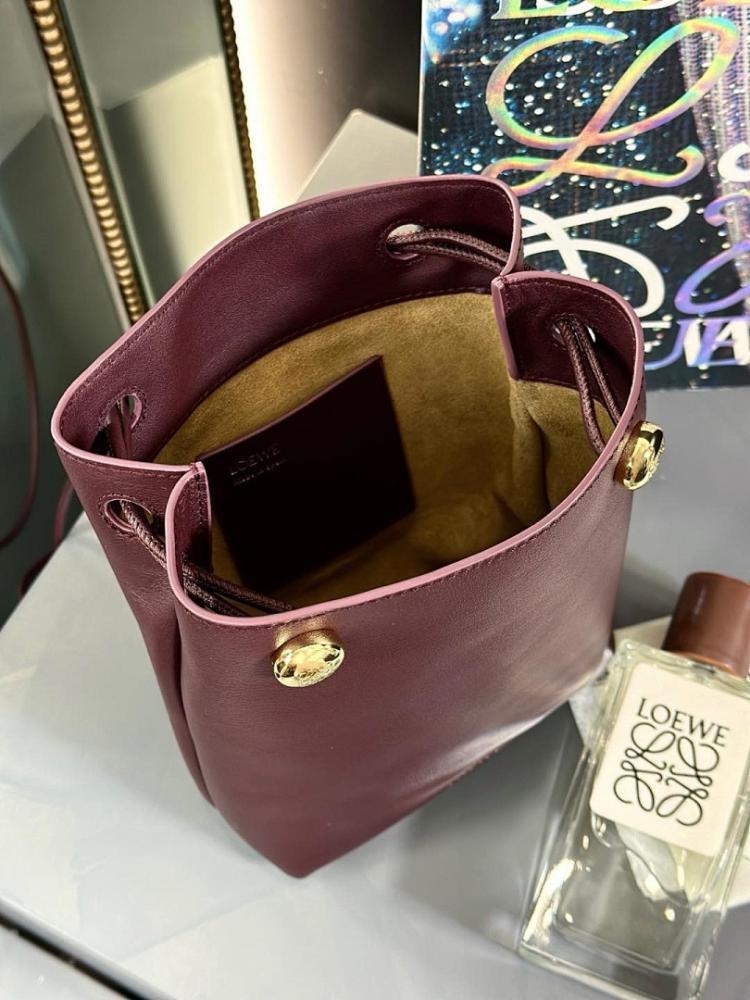 Italian-Inspired Stylish Calfskin Shoulder Bag 21.5x17x7cm