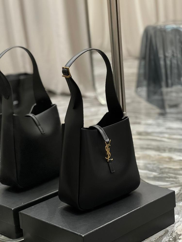 Alma Leather Shoulder Bag 24x24x10cm