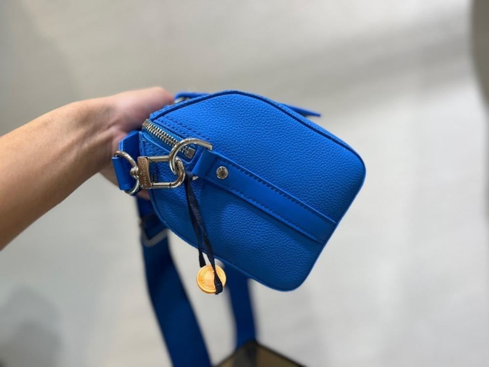 Stylish Leather Travel Bag 27x17x13cm