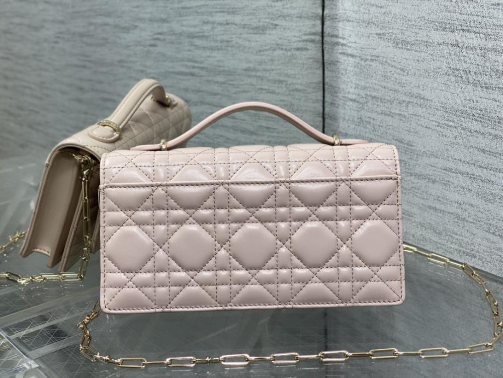 Lambskin Wallet Style 1703058665