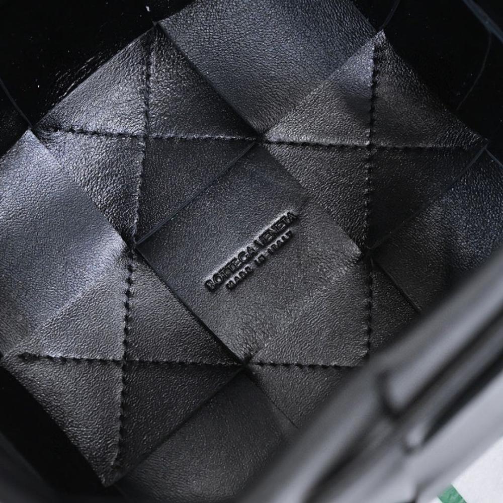 Stylish Refined Woven Shoulder Bag 19x14x13cm
