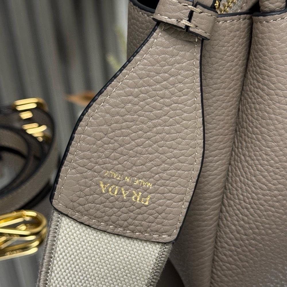 Leather Shoulder Bag Style 965895713
