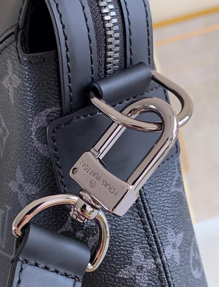 Stylish Silver Shoulder Bag