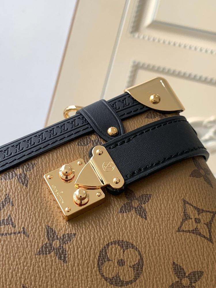 Stylish Refined Leather Crossbody Bag 21x14x6cm