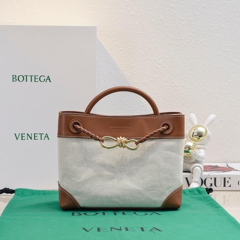 Modern Luxury Leather Top Handle Bag 25x22x10.5cm