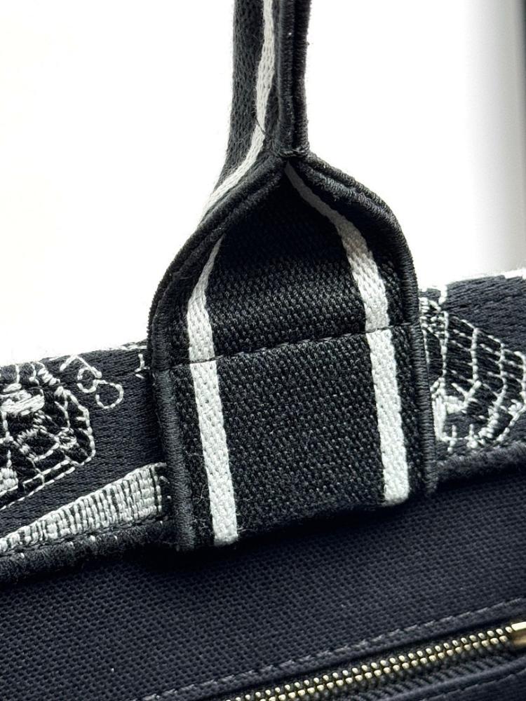 Modern Premium Embroidered Leather Shoulder Bag 36.5x28x17.5cm