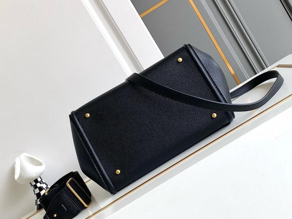 Luxury Refined Calfskin Shoulder Bag 26x21x17cm