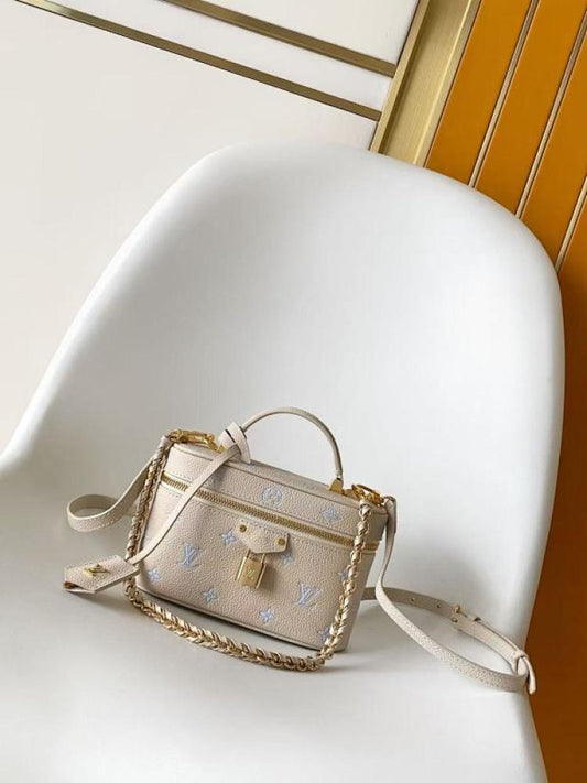 Elegant Wallet Style 1086109519