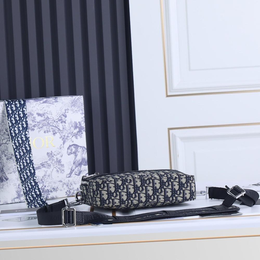 Classic Italian-Inspired Top Handle Bag 22x15x5cm