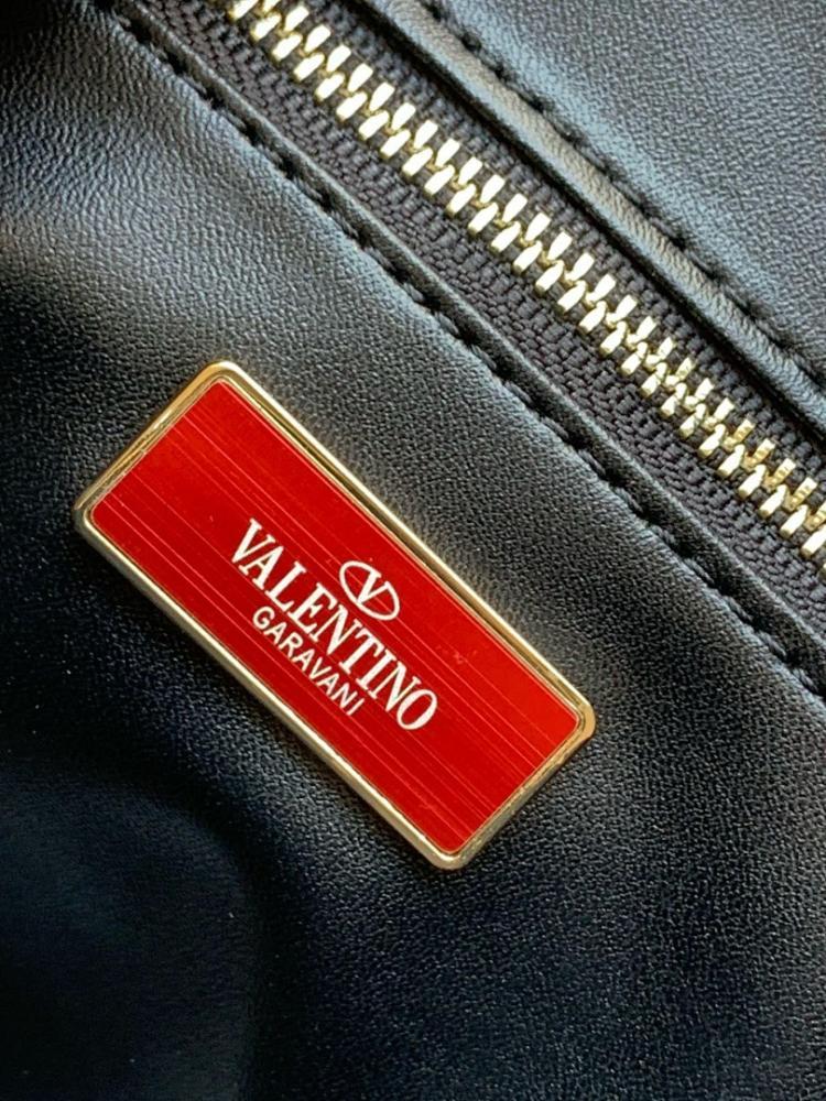 Classic Luxury Leather Shoulder Bag 24x13x16cm