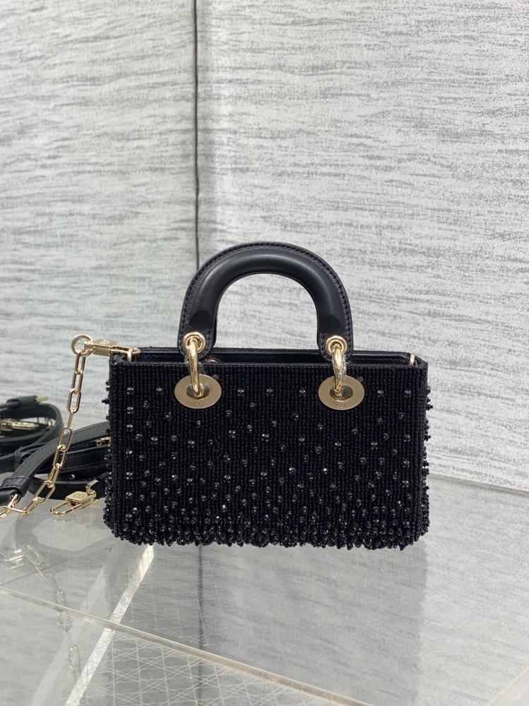 Embroidered Wallet Style 46067487
