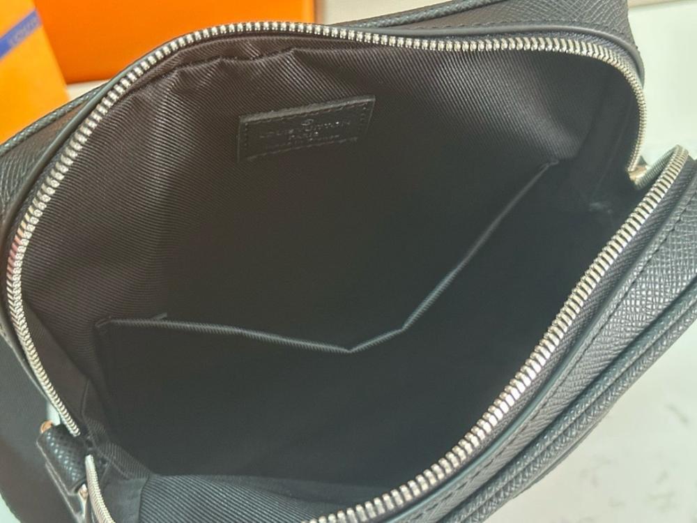 Stylish Premium Leather Shoulder Bag 21x25x4cm