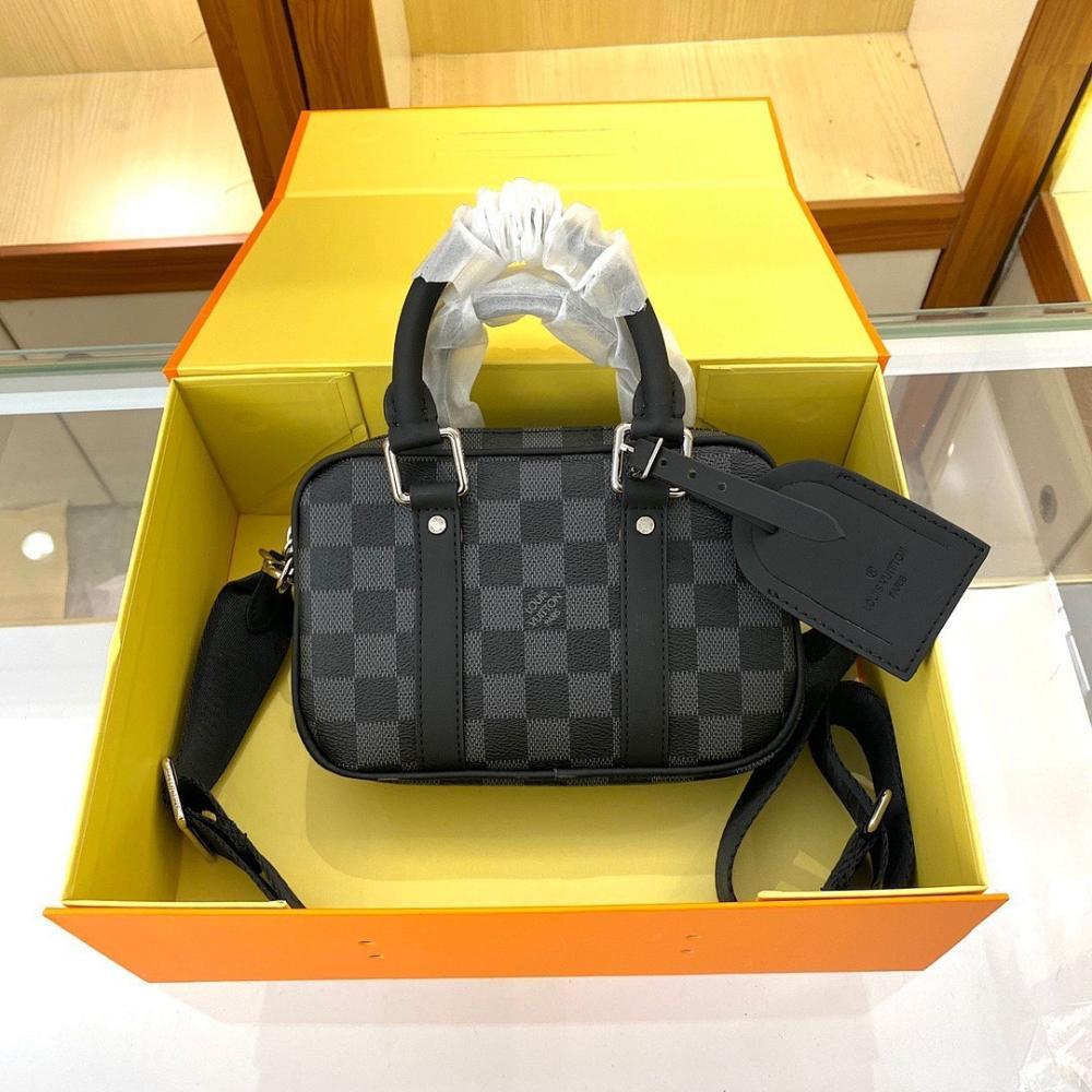 Italian-Inspired Stylish Shoulder Bag 20x13x5.5cm