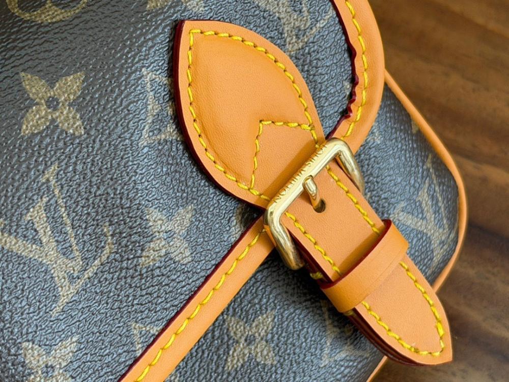 Modern Premium Monogram Leather Crossbody Bag 19.5x15x6cm