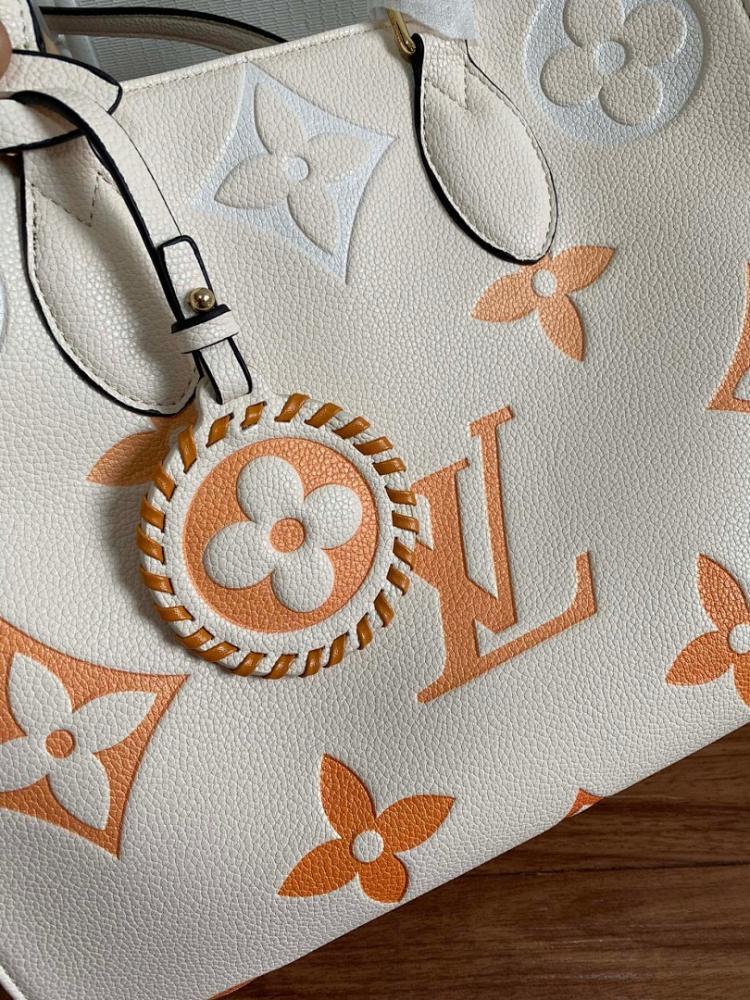 Elegant Leather Shoulder Bag 35x27x14cm