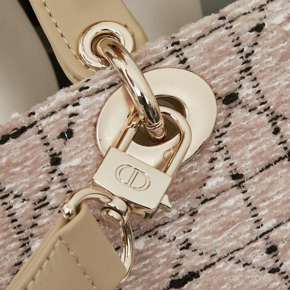 Stylish Refined Quilted Leather Shoulder Bag 26x14x6cm