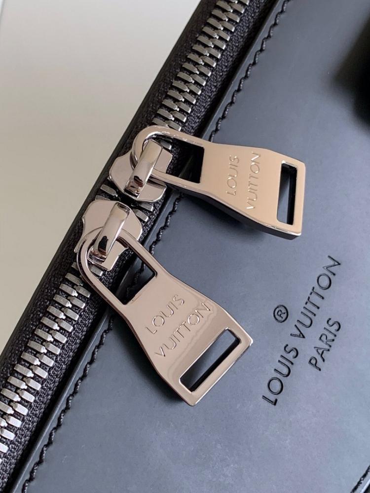 Stylish Silver Shoulder Bag