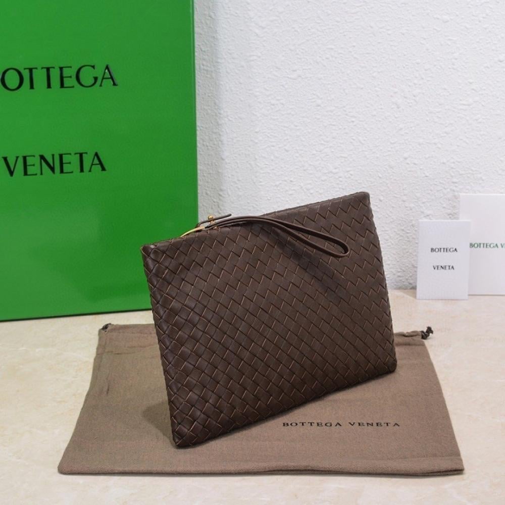 Stylish Brown Woven Leather Shoulder Bag