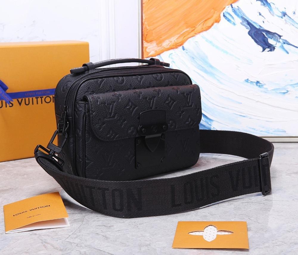 Stylish Embroidered Leather Shoulder Bag Black 22x18x8cm