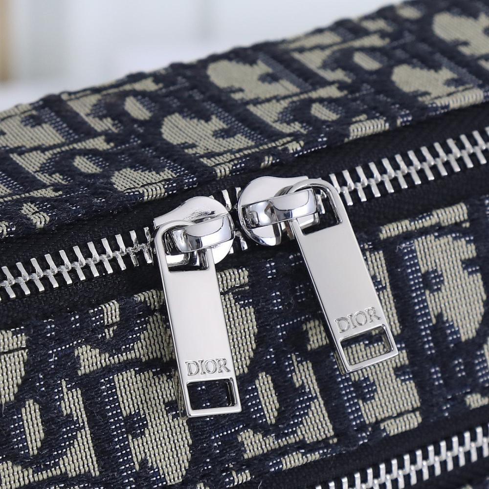 Classic Italian-Inspired Top Handle Bag 22x15x5cm