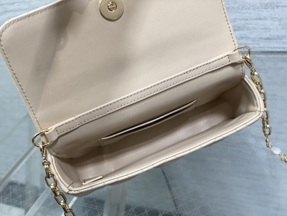 Elegant Top Handle Bag Style 574704416