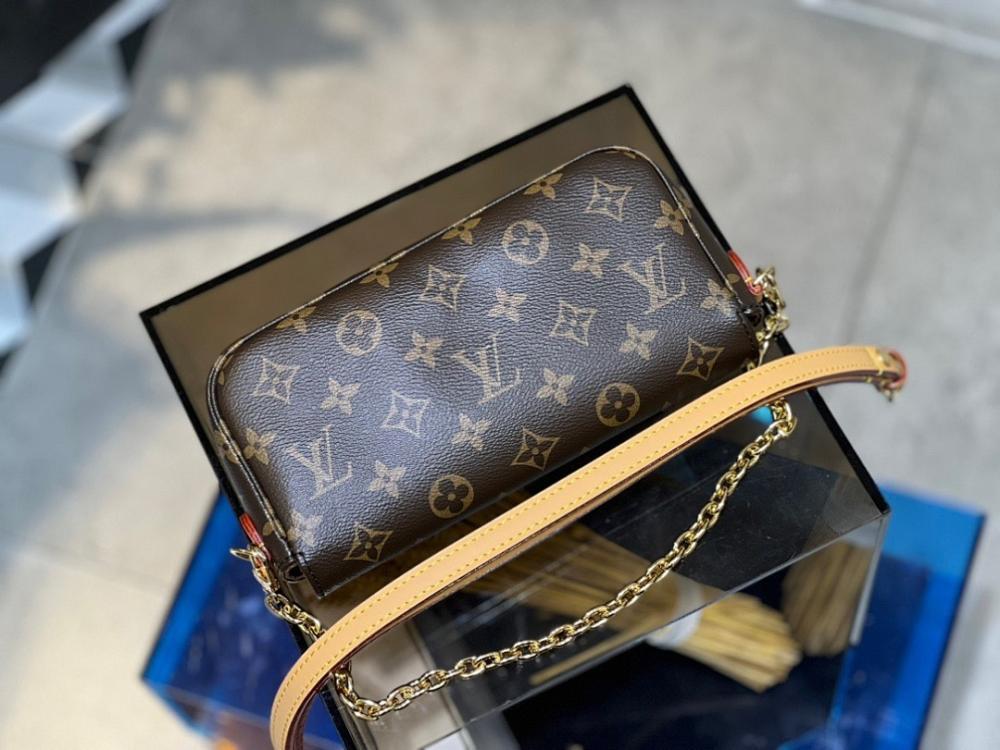 Stylish Leather Crossbody Bag