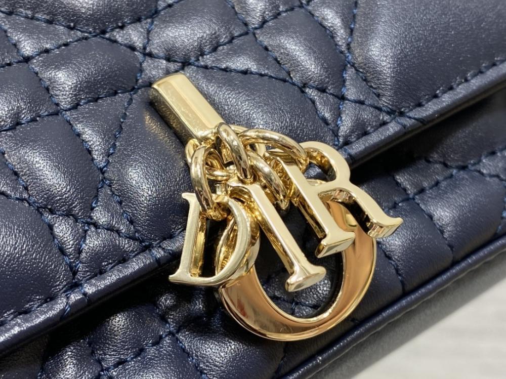 Top Handle Bag Style 720485750