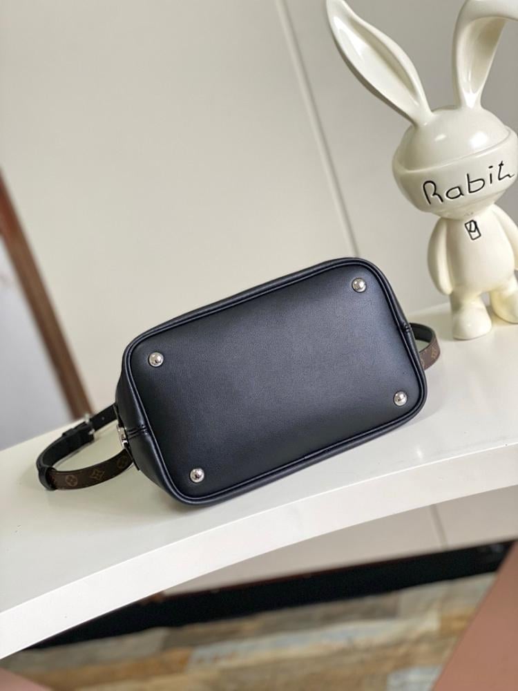 Classic Leather Top Handle Bag 24x22.5x15.5cm