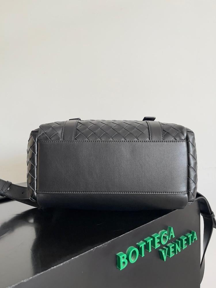 Italian-Inspired Luxury Calfskin Shoulder Bag 31x39x14cm