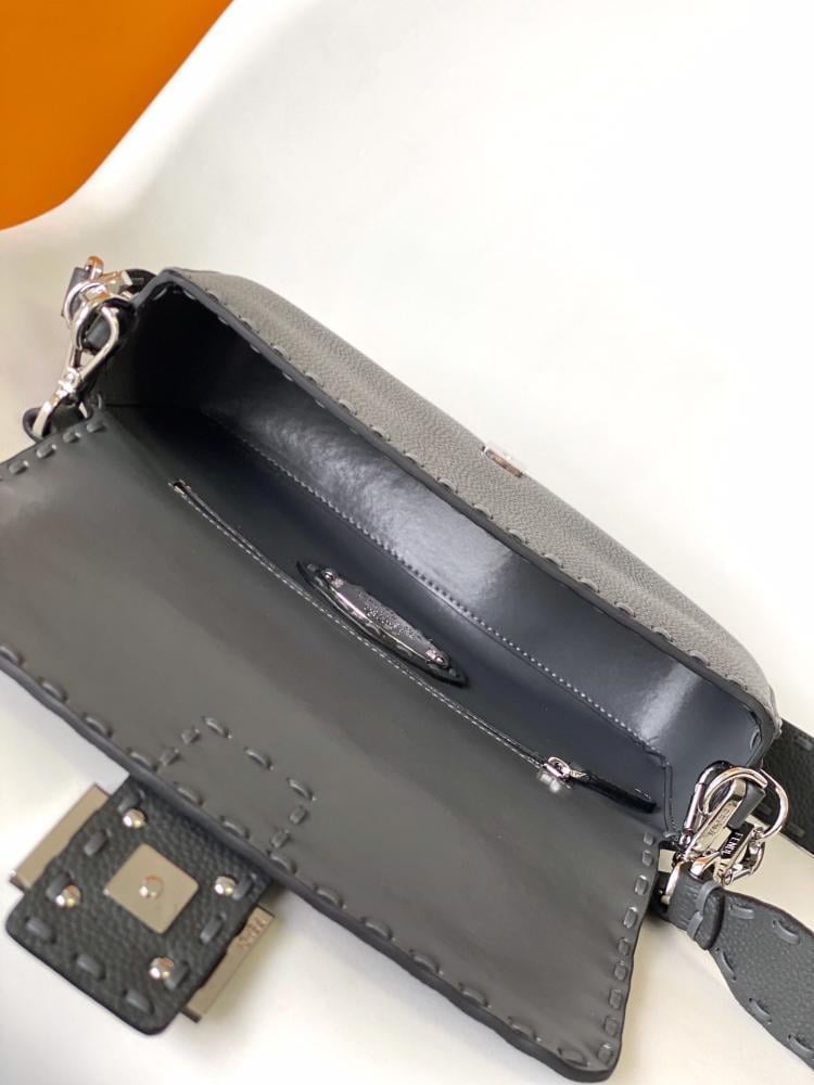 Classic Leather Top Handle Bag Style 961579124
