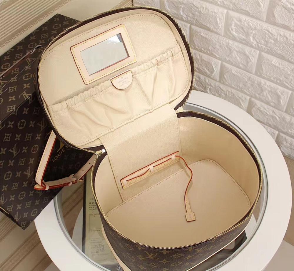Stylish Refined Gold Monogram Leather Shoulder Bag 32x20x21cm