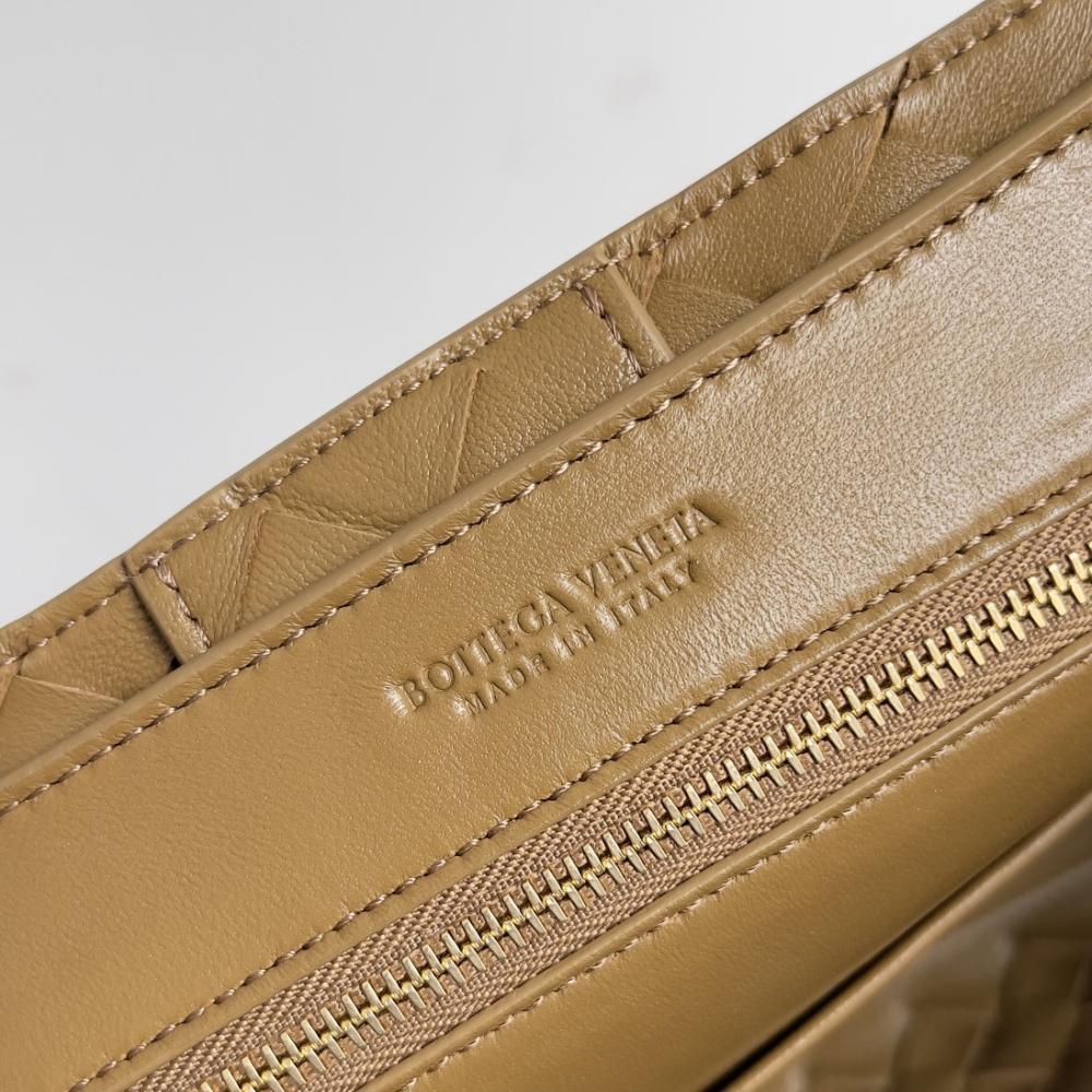 Luxury Leather Top Handle Bag Style 9436924