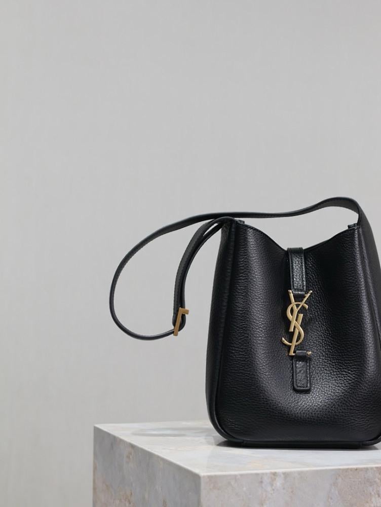 Alma Leather Shoulder Bag 15x16x7cm