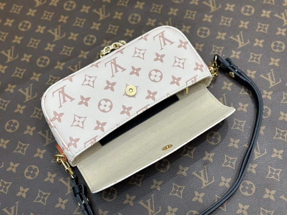 Classic Leather Shoulder Bag 23.5x12x4cm