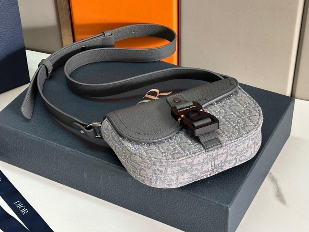Saddle Grey Calfskin Shoulder Bag Gray 19.5x13x4cm Style 92029025
