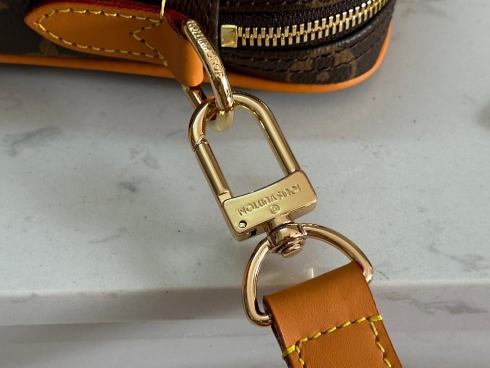 Arco Monogram Leather Shoulder Bag 25x17.5x11cm