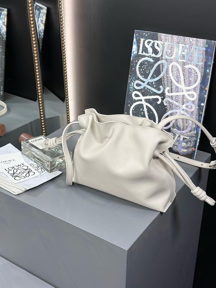 Luxury Refined Calfskin Shoulder Bag 22.5x18x9cm