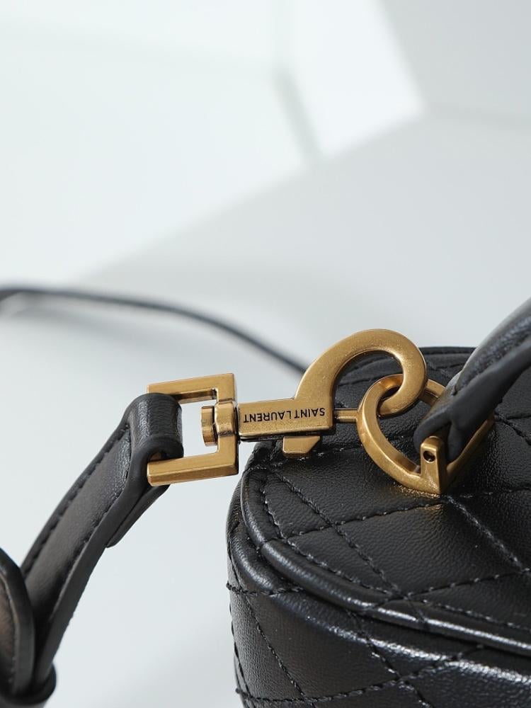 Modern Luxury Leather Shoulder Bag 18x11x6.5cm