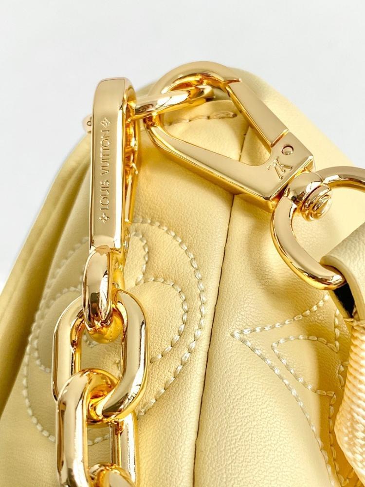 Modern Luxury Quilted Leather Shoulder Bag 20x12x6cm