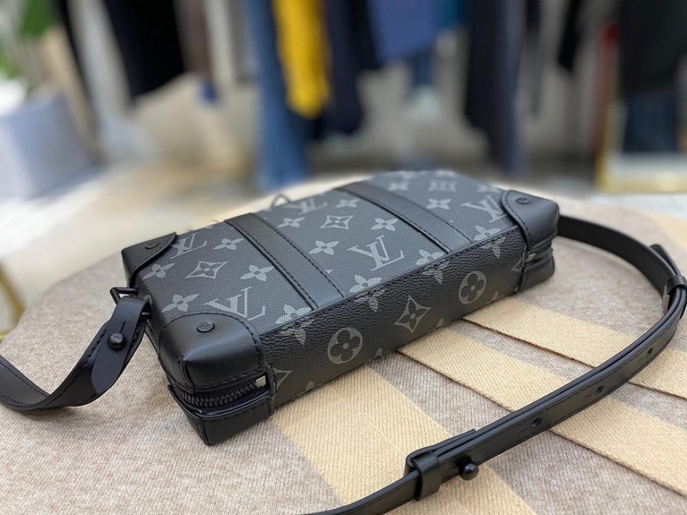 Classic Shoulder Bag 22.5x14x5cm