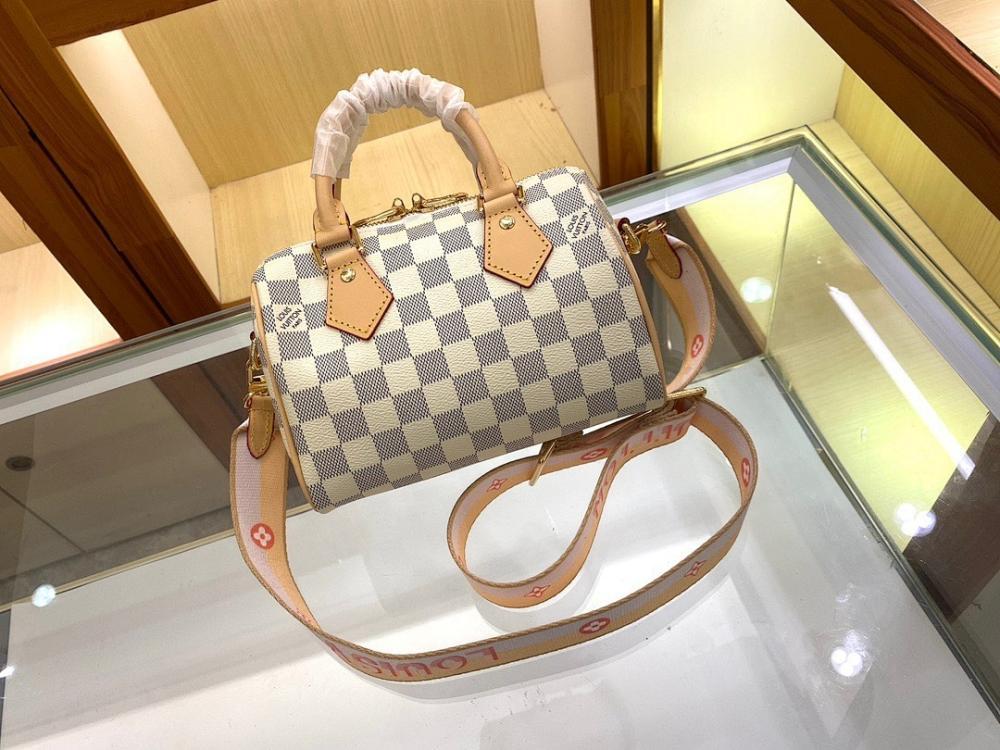 Elegant Refined Leather Travel Bag Style 1200080149