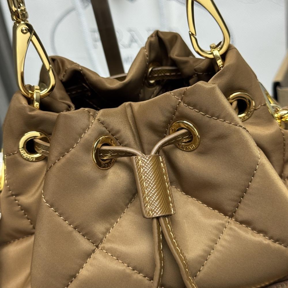 Bucket Bag Style 196584045