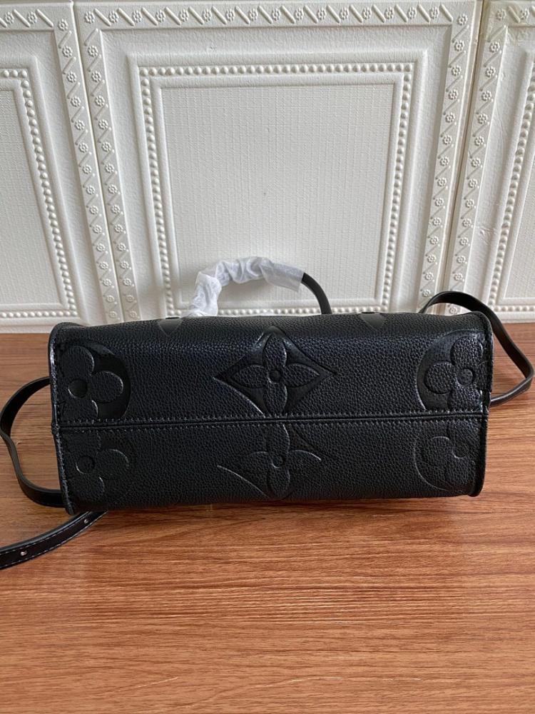 Modern Luxury Leather Shoulder Bag 25x19x11.5cm